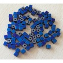 Perle cubique en métal couleur bleu mat 