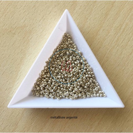 sachet de perles de rocaille couleur argent