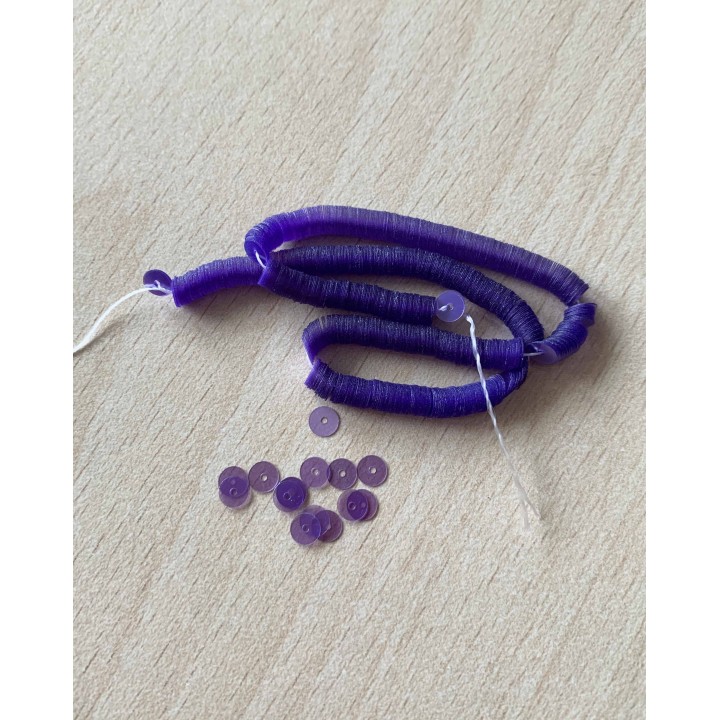 light purple iridescent sequins 4 mm