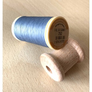 Bobine de fil à gant couleur 812 