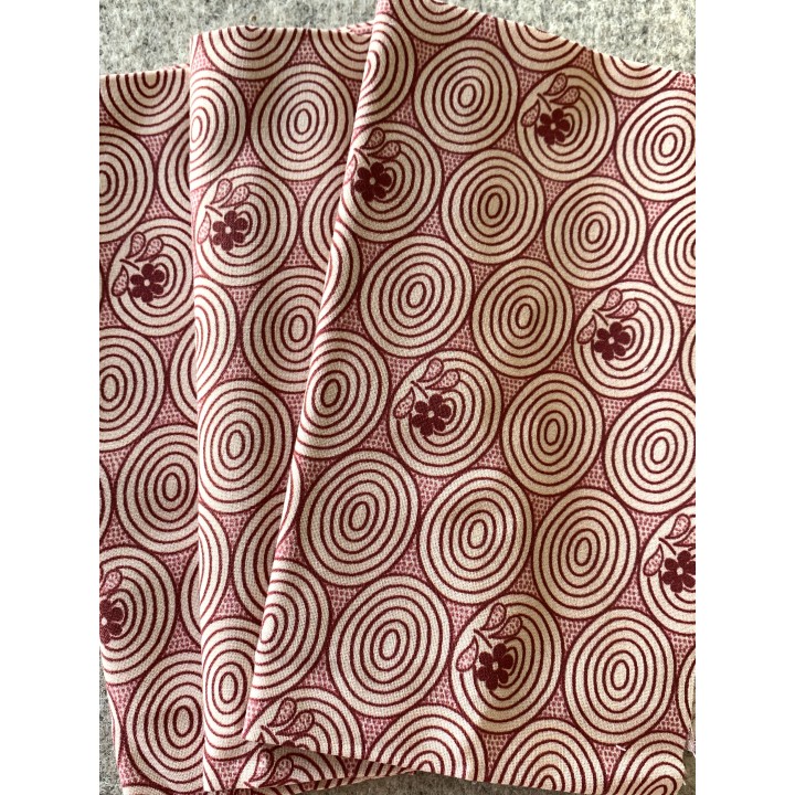 sachet  de tissu et fils assortis "Travaux de la manufacture" bordeaux