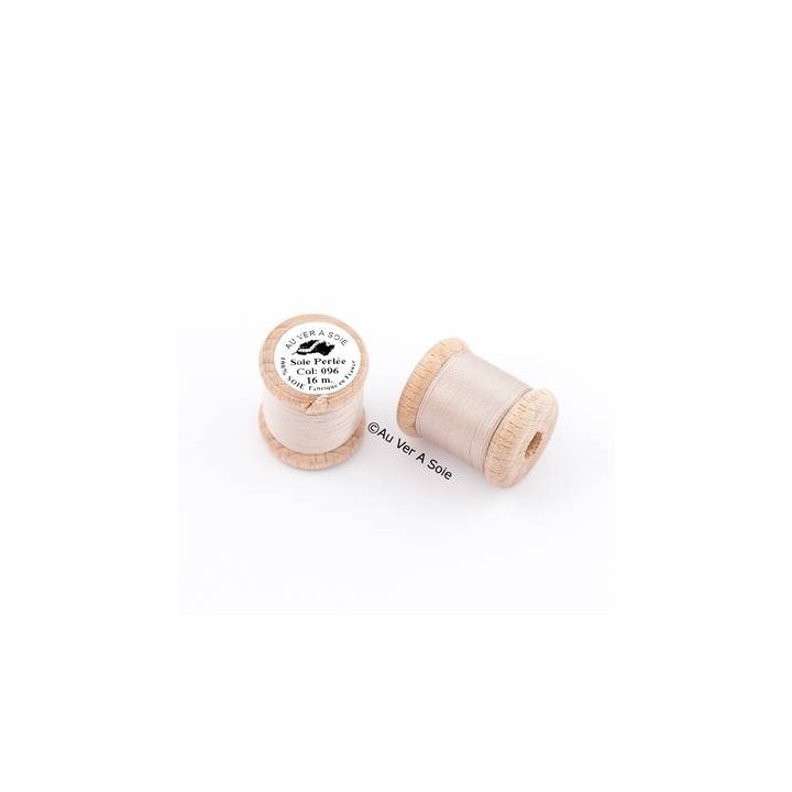 Bobine Soie perlée 767 rose pâle  "Au ver à soie" 