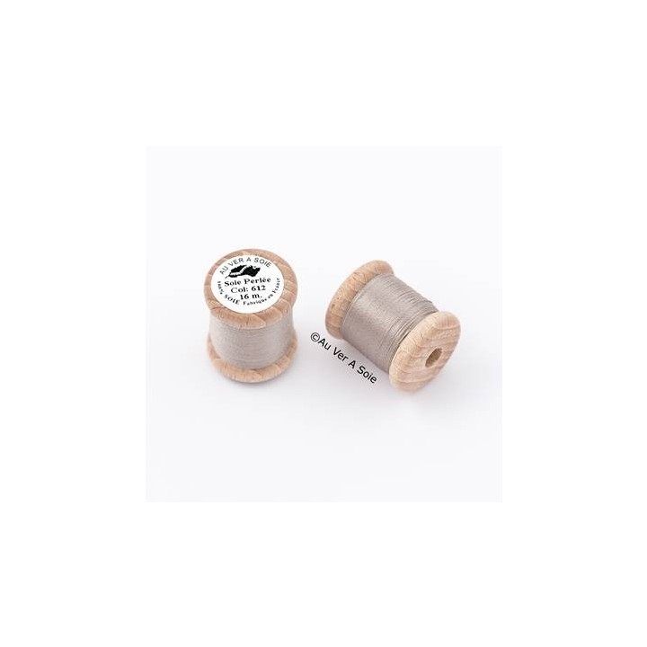 Bobine Soie perlée 767 rose pâle  "Au ver à soie" 