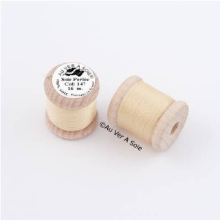 Bobine Soie perlée 767 rose pâle  "Au ver à soie" 