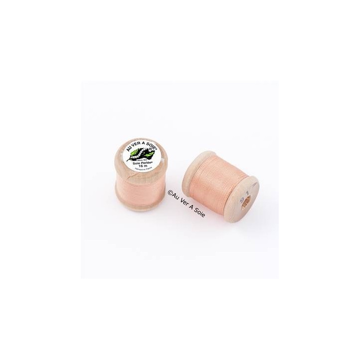Bobine Soie perlée 767 rose pâle  "Au ver à soie" 