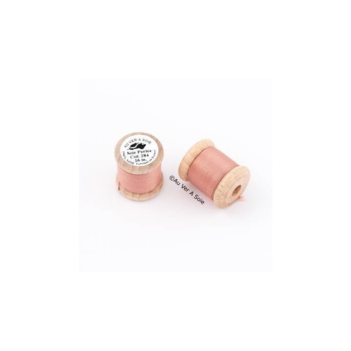 Bobine Soie perlée 767 rose pâle  "Au ver à soie" 