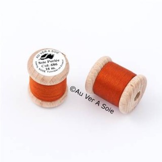 Bobine Soie perlée 686 rouille  "Au ver à soie"