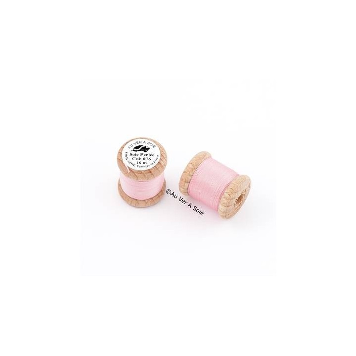 Bobine Soie perlée 767 rose pâle  "Au ver à soie" 