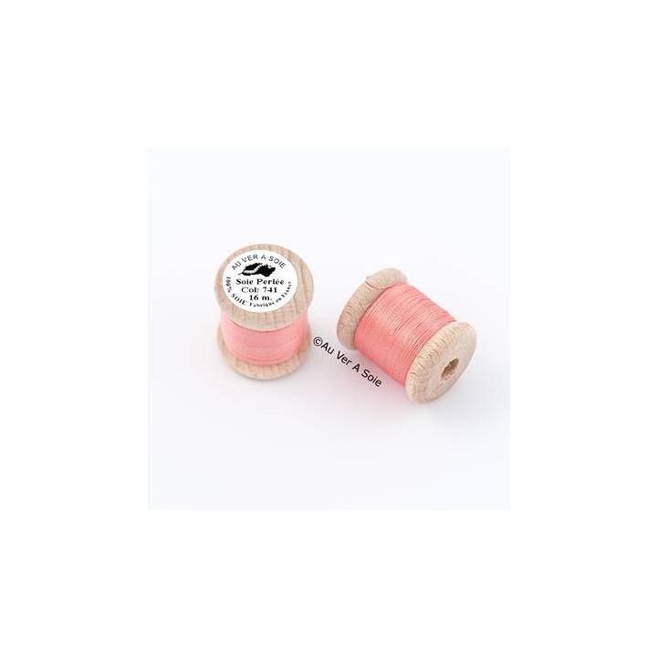 Bobine Soie perlée 767 rose pâle  "Au ver à soie" 