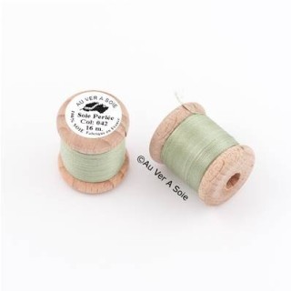 Bobine Soie perlée 767 rose pâle  "Au ver à soie" 