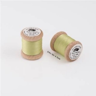 Bobine Soie perlée 767 rose pâle  "Au ver à soie" 