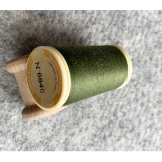 Bobine de fil à gant couleur 812 