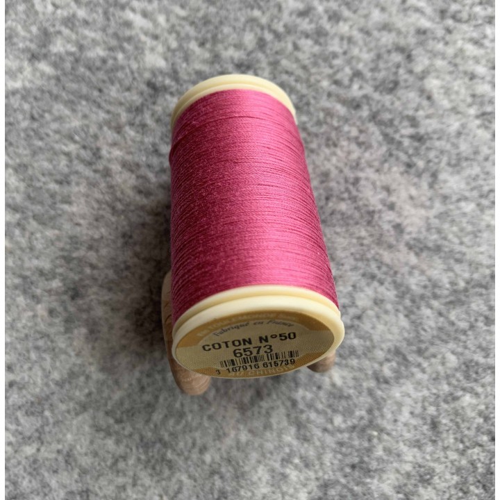 Bobine de fil à gant couleur 812 
