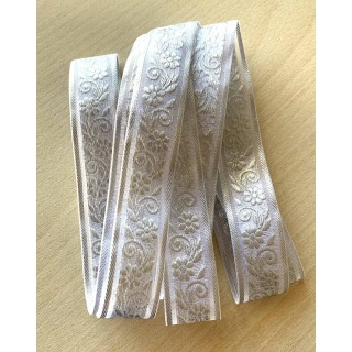 joli ruban satin motif floral 