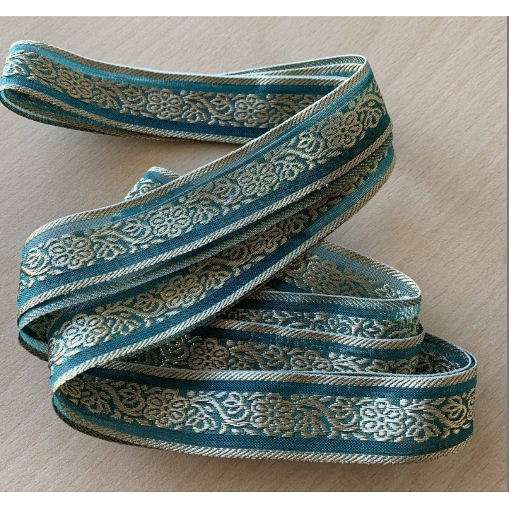 joli ruban satin écru motif floral vert 