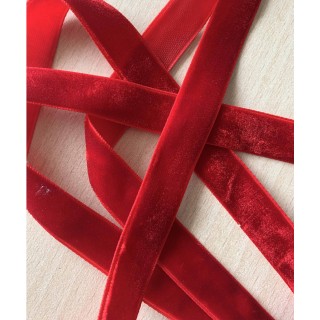 ruban de velours  spécial broderie