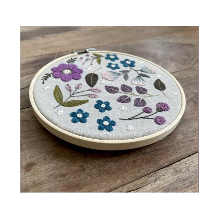 Kit de broderie: cercle fleuri de Pauline