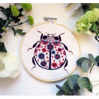 Kit de broderie: Anabelle la coccinelle