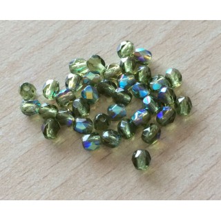 Sachet de perles à multi facettes vert irisées