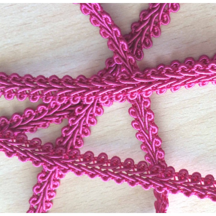Bobine Soie perlée 767 rose pâle  "Au ver à soie" 