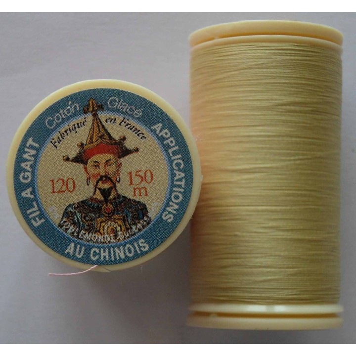 Bobine de fil à gant couleur 330 