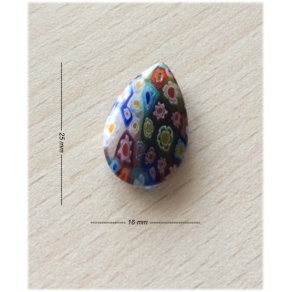 perle artisanale en verre  forme "amande" couleur: ambre 