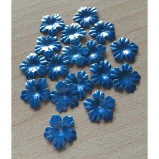 fleur gravée en relief porcelaine lustrée bleu