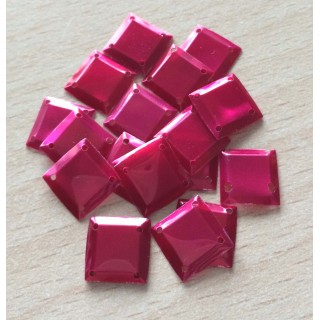 paillette cabochon carré couleur framboise nacrolaque irisé 