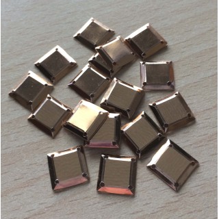 paillette cabochon carré couleur framboise nacrolaque irisé 