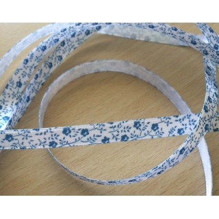 joli ruban satin blanc motif floral bleu 