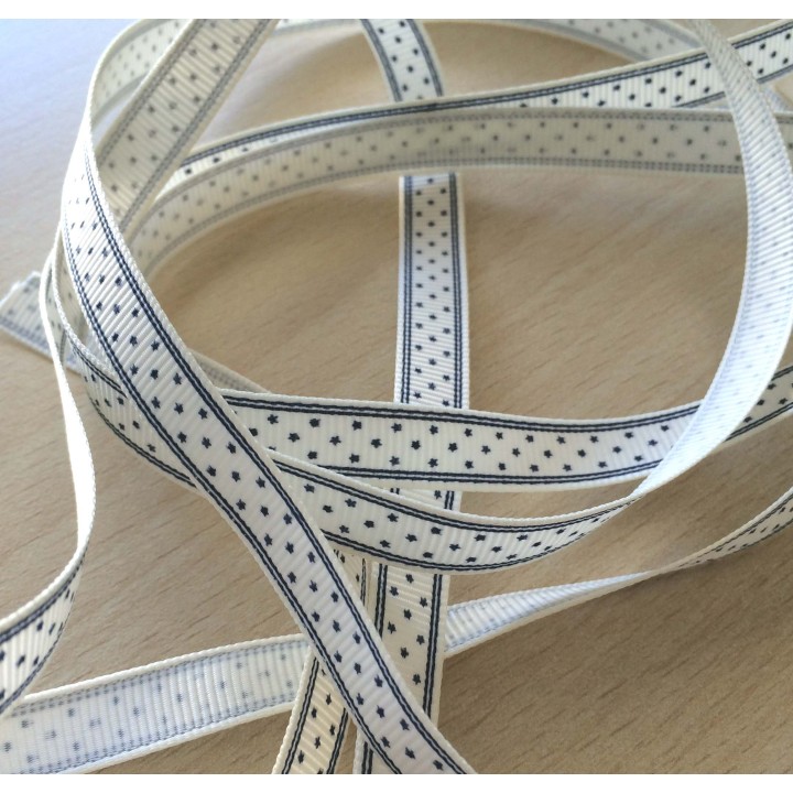 joli ruban gros grain blanc avec étoiles bleues 