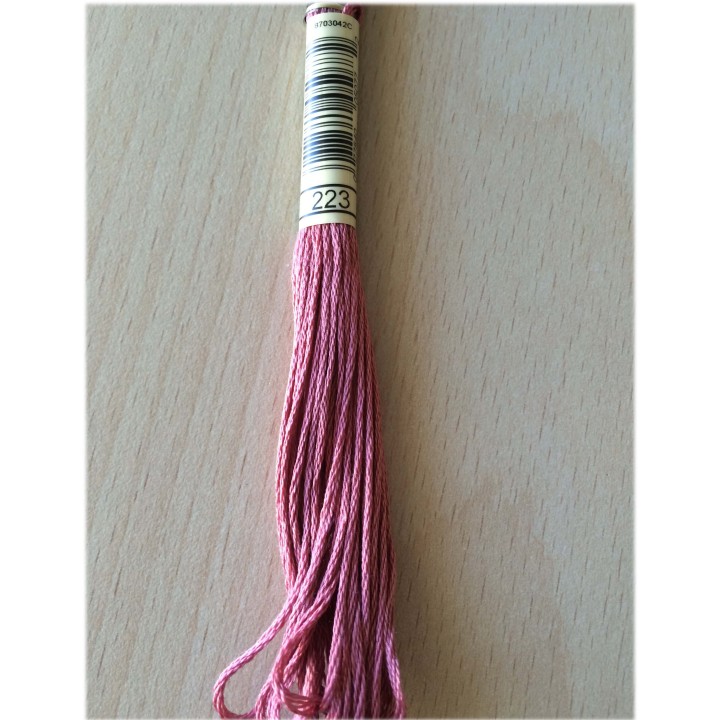 223 rose moyen poudreux