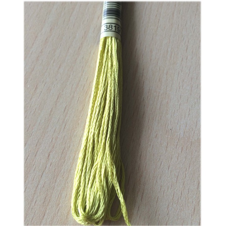 3819 vert mousse clair