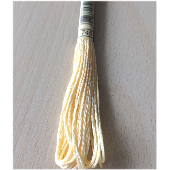 745 jaune banane