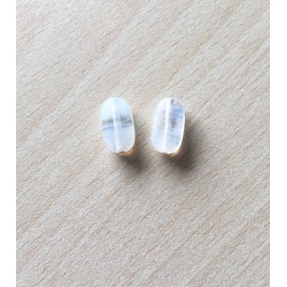 perle artisanale en verre  forme "amande" couleur: ambre 