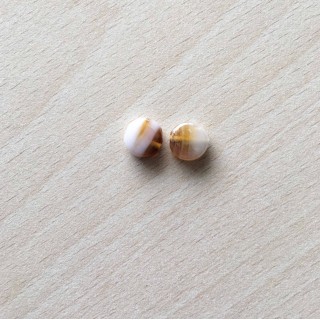 perle artisanale en verre  forme "amande" couleur: ambre 