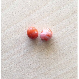 perle artisanale en verre  forme "amande" couleur: ambre 