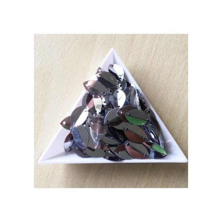 paillette "trou en haut" couleur 