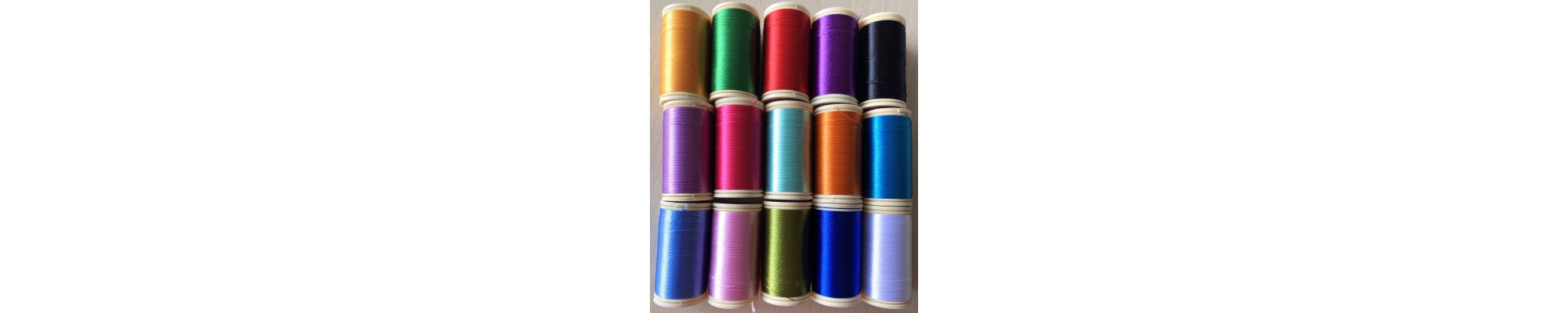 fil de rayonne 40 de Sajou fabrication française pour la broderie traditionnelle à l'aiguille et au crochet.